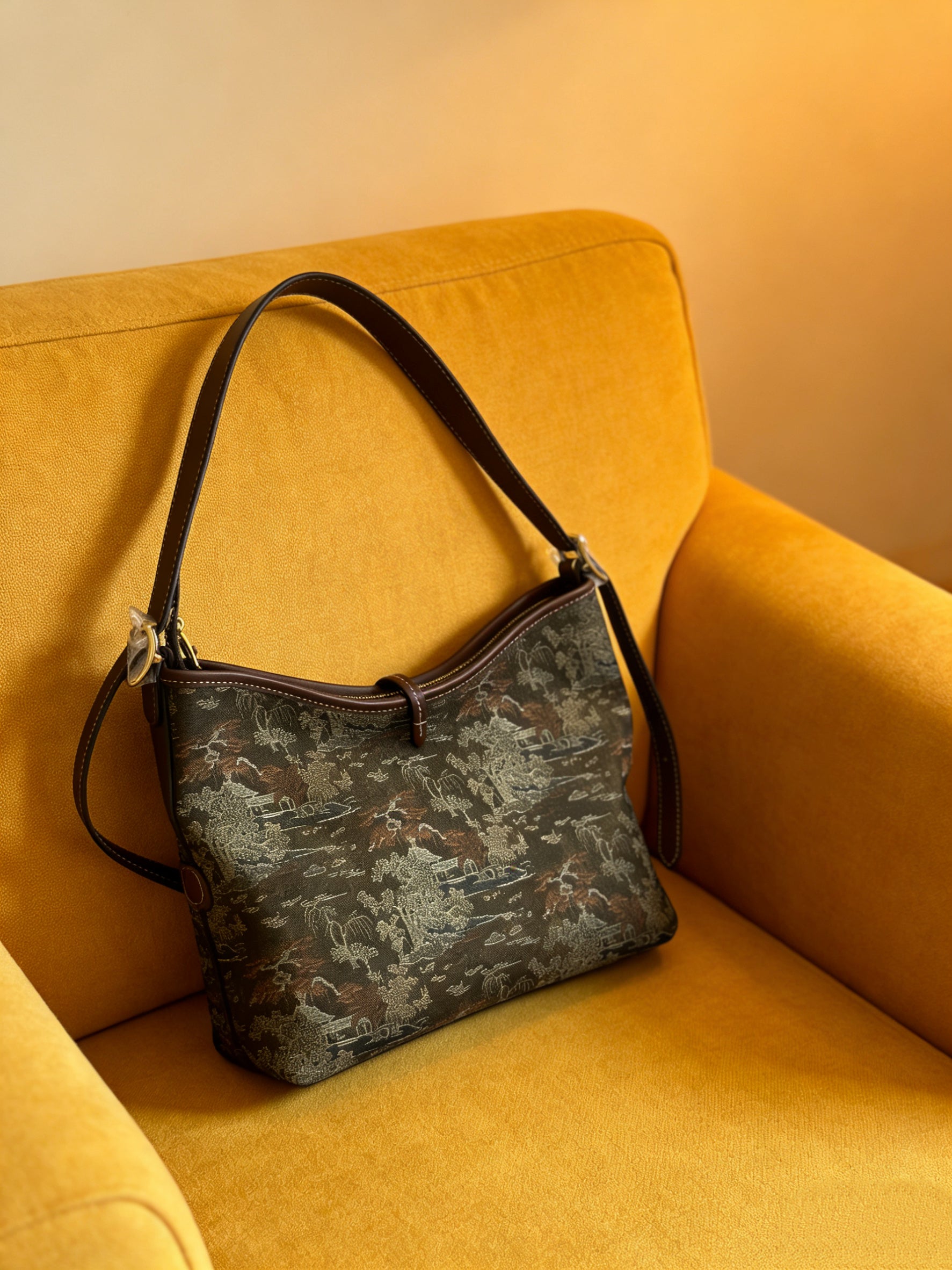 Vintage Scenic Bag